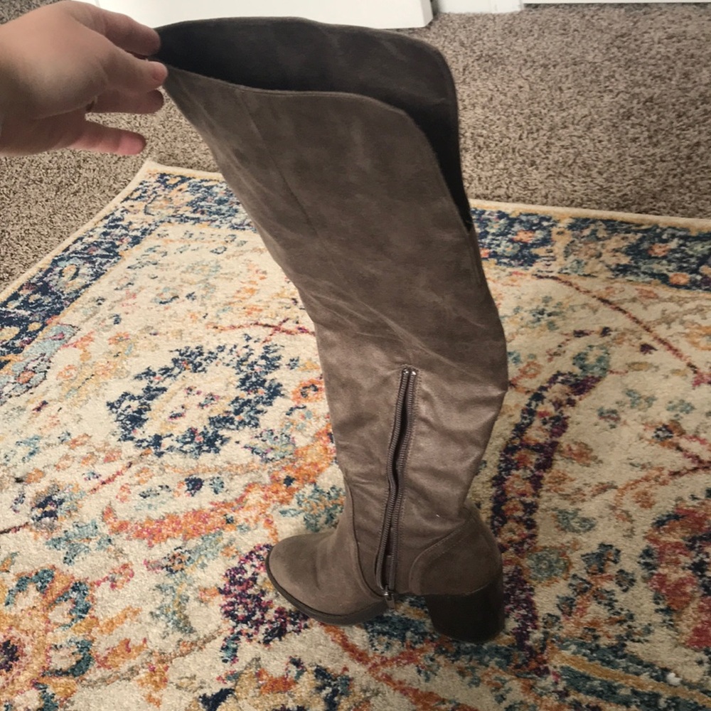 Over Knee Boots - Picture 3 of 6
